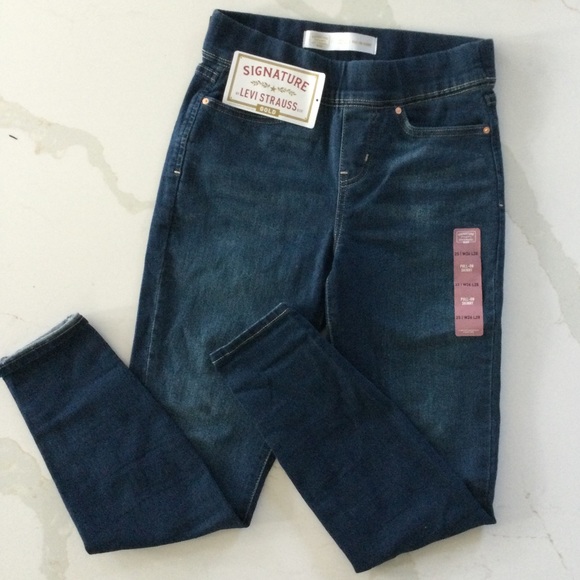 NWT Levi’s Gold Pull On Skinny Jeans - Picture 2 of 5